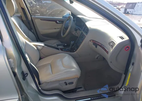 2006 Volvo V70 2.5T z USA, uszkodzony, nr VIN YV1SW592462550821